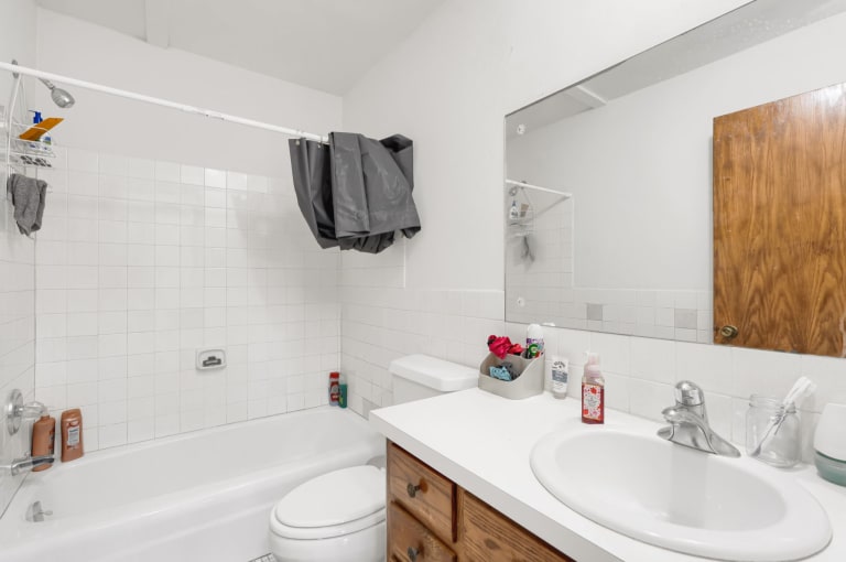 2115 N 44th Ave inception-app-prod/ODU4ZWY2NTMtNzE5MC00ZGEwLWE3NmItMWE2ZDRiZWE1NGE5/content/2023/04/9bf4fa2457149e02fc17a8e66b6c1cf8b2d71c6b.jpg