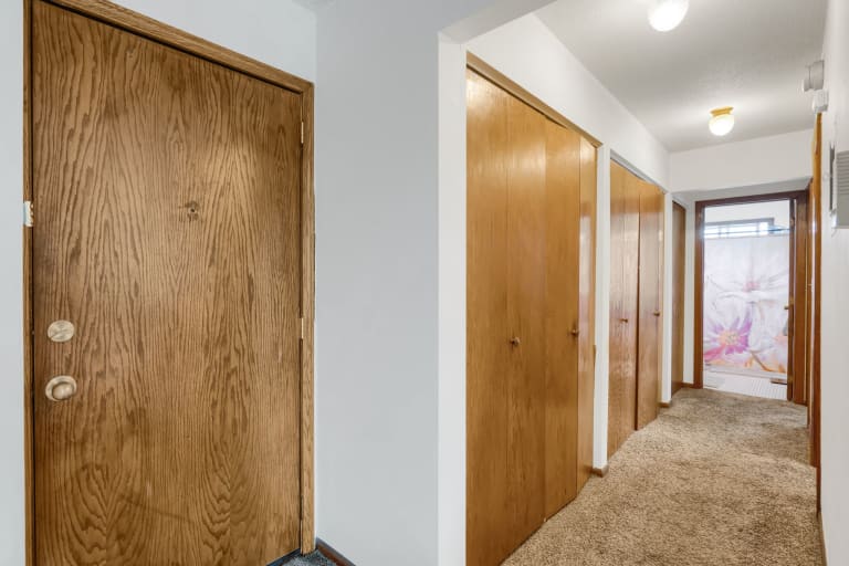 2115 N 44th Ave inception-app-prod/ODU4ZWY2NTMtNzE5MC00ZGEwLWE3NmItMWE2ZDRiZWE1NGE5/content/2023/04/9cd1c38dcb549393d16af4984c6502f39d8cc919.jpg