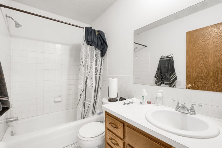 2115 N 44th Ave inception-app-prod/ODU4ZWY2NTMtNzE5MC00ZGEwLWE3NmItMWE2ZDRiZWE1NGE5/content/2023/04/b8aeb282cb6b0678fb75b4e48a2f88821413aa4a.jpg