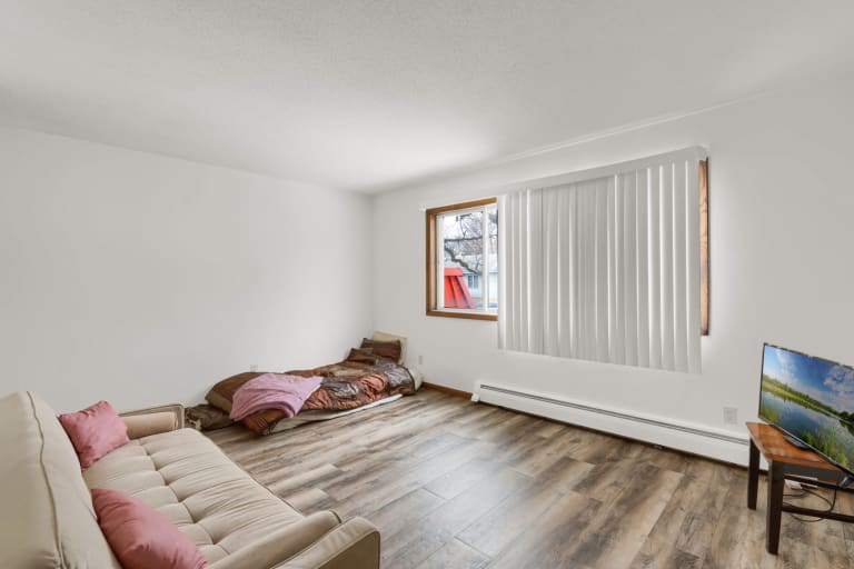 2115 N 44th Ave inception-app-prod/ODU4ZWY2NTMtNzE5MC00ZGEwLWE3NmItMWE2ZDRiZWE1NGE5/content/2023/04/d2fa54055dcd0054d80b8028d1d007e7745ece8f.jpg