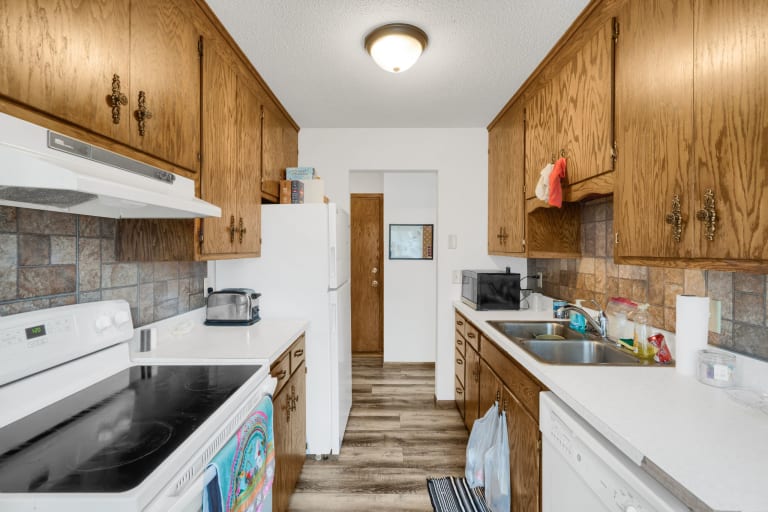 2115 N 44th Ave inception-app-prod/ODU4ZWY2NTMtNzE5MC00ZGEwLWE3NmItMWE2ZDRiZWE1NGE5/content/2023/04/e5ef66d19286d201dc36c040ac7c9bd5df1bfce7.jpg