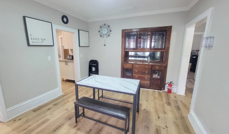 <p>Interior</p> inception-app-prod/ODU4ZWY2NTMtNzE5MC00ZGEwLWE3NmItMWE2ZDRiZWE1NGE5/content/2025/05/c4dc96d90a5a99e673633cc5672a277c4c2996c7.webp