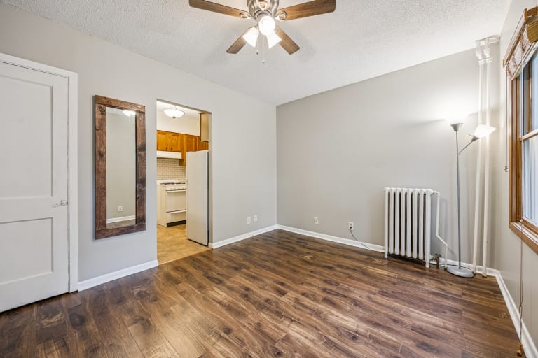 <p>Apartment 1</p> inception-app-prod/ODU4ZWY2NTMtNzE5MC00ZGEwLWE3NmItMWE2ZDRiZWE1NGE5/content/2025/08/3551b6f13fcb75df085406eda1e6188c5379812c.jpg