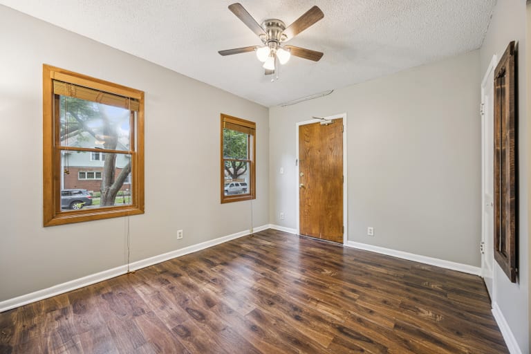 <p>Apartment 1</p> inception-app-prod/ODU4ZWY2NTMtNzE5MC00ZGEwLWE3NmItMWE2ZDRiZWE1NGE5/content/2025/08/8703882a56f9b718370e9c5e02b8c20588d1971d.jpg