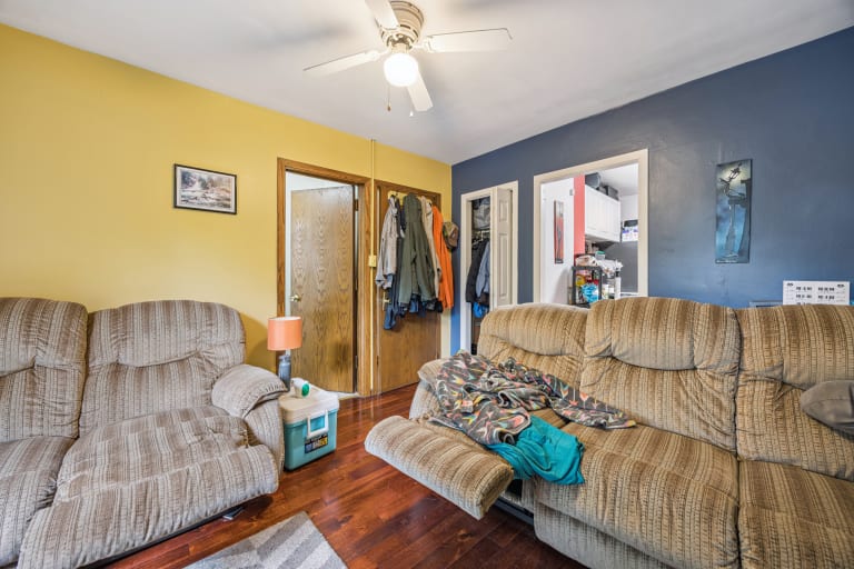 <p>Apartment 3</p> inception-app-prod/ODU4ZWY2NTMtNzE5MC00ZGEwLWE3NmItMWE2ZDRiZWE1NGE5/content/2025/08/a4a280cb217baf24742529b67f5caaee0af09d6b.jpg