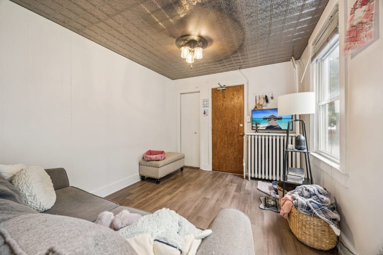 <p>Apartment 2</p> inception-app-prod/ODU4ZWY2NTMtNzE5MC00ZGEwLWE3NmItMWE2ZDRiZWE1NGE5/content/2025/08/a7bea6df79dcfdea4047e15bd8e5eff085d29370.jpg