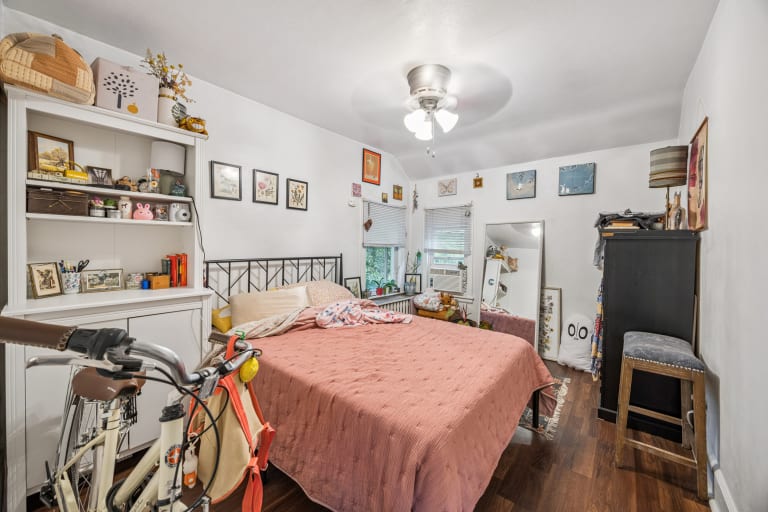 <p>Apartment 4</p> inception-app-prod/ODU4ZWY2NTMtNzE5MC00ZGEwLWE3NmItMWE2ZDRiZWE1NGE5/content/2025/08/abfb8e605f7e4841008aabbdde9e3dfff455ab8f.jpg