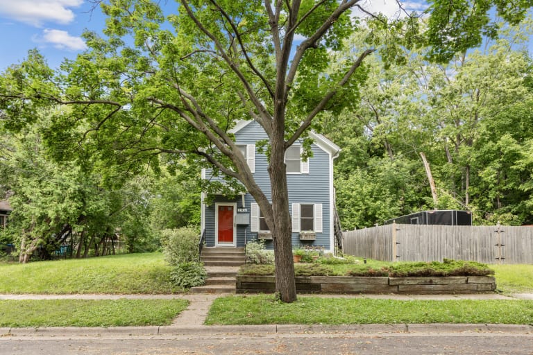 <p>Exterior</p> inception-app-prod/ODU4ZWY2NTMtNzE5MC00ZGEwLWE3NmItMWE2ZDRiZWE1NGE5/content/2025/08/c0bc6a5e3376c8db263ed09020c9dc798834cfb6.jpg