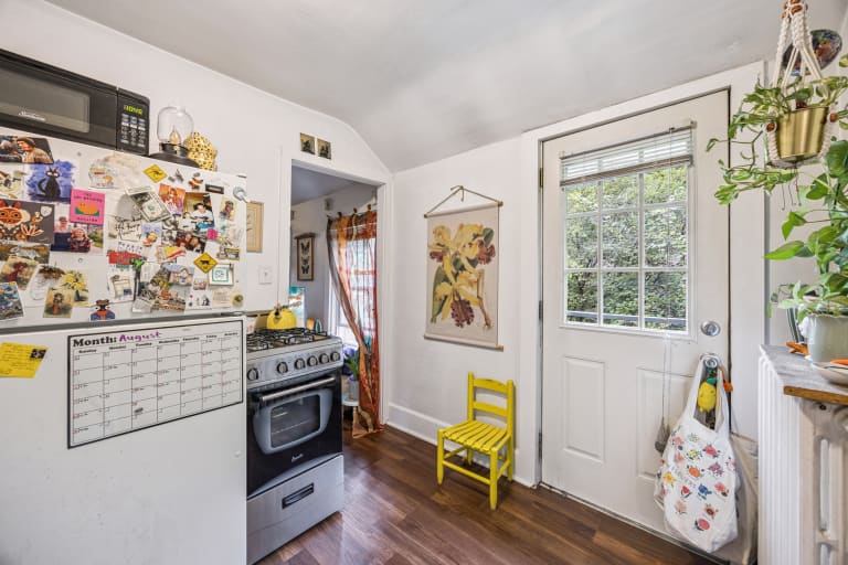 <p>Apartment 4</p> inception-app-prod/ODU4ZWY2NTMtNzE5MC00ZGEwLWE3NmItMWE2ZDRiZWE1NGE5/content/2025/08/e770e1d7ad797a5e8ac11bb28033e60fba72d254.jpg