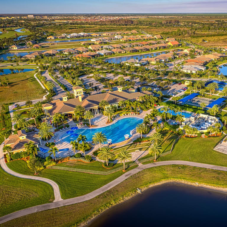 inception-app-prod/OGU5MzY1ZDAtYTlhZC00MDQ5LWE4YWEtNTQ3MjgzNjQ0NzRl/content/2021/04/DWN_Oasis-Club-Aerial-1_01.19_web%281%29.jpg