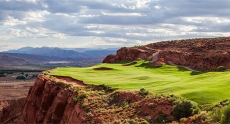 Golf Courses inception-app-prod/OTkyMGNkYTUtMmRiYy00MDI4LWI2MWItMTkzMzAxODA2NjQ5/content/2020/09/12-tee-sand-hollow-golf-club-p-370x200.jpg