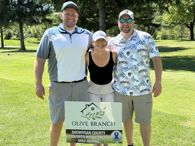 Our Commitment to Community inception-app-prod/OWFlMzY1ZjctN2ZjMy00MTVmLWI1YWItOTg5MmJjNjEzYjcz/content/2025/01/bd0bd5427951385ec431e8213fdeaa343f55e026.jpeg