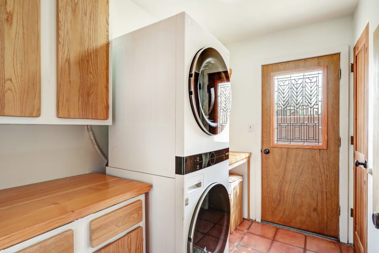 23 PRIVATE DR 1637A ABIQUIU NM 87510 inception-app-prod/YTFhMjY2NTctZTkwYS00NGRmLThjZTctNDFlNjg3MzNjNTI0/content/2024/04/137417b5172aaecc8eabb0634f2c8d8236835d3a.jpg