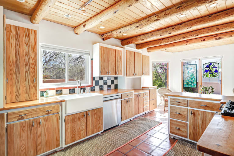 23 PRIVATE DR 1637A ABIQUIU NM 87510 inception-app-prod/YTFhMjY2NTctZTkwYS00NGRmLThjZTctNDFlNjg3MzNjNTI0/content/2024/04/231449255c57dc7723e501e3b6d08ff37e0ab180.jpg