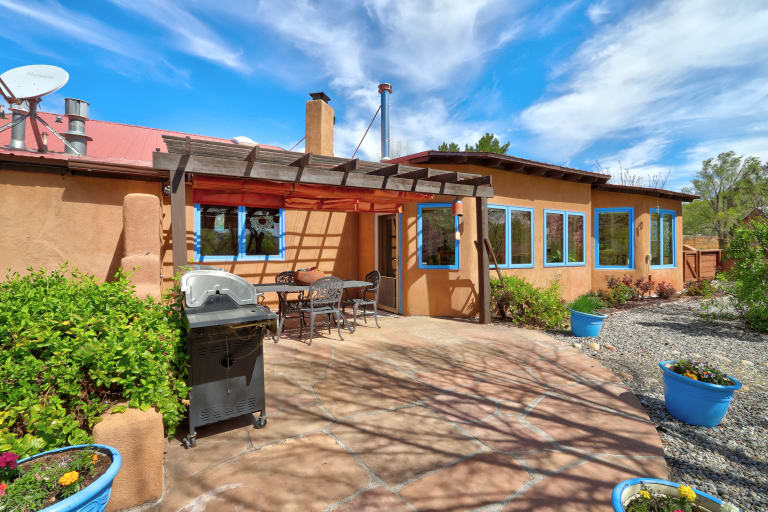 23 PRIVATE DR 1637A ABIQUIU NM 87510 inception-app-prod/YTFhMjY2NTctZTkwYS00NGRmLThjZTctNDFlNjg3MzNjNTI0/content/2024/04/2651cc5fd9534f61513277dfa6c0c7326c5e29bd.jpg