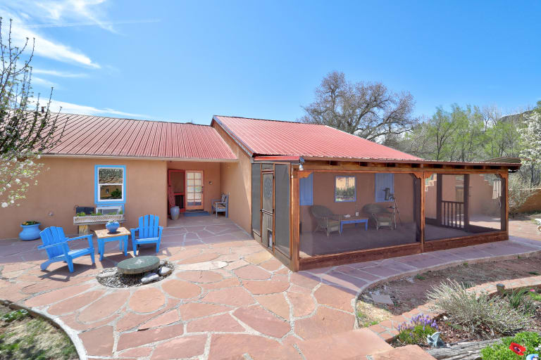 23 PRIVATE DR 1637A ABIQUIU NM 87510 inception-app-prod/YTFhMjY2NTctZTkwYS00NGRmLThjZTctNDFlNjg3MzNjNTI0/content/2024/04/2be51f7b8edd3e9e5560a0e5786c496868bc27e7.jpg