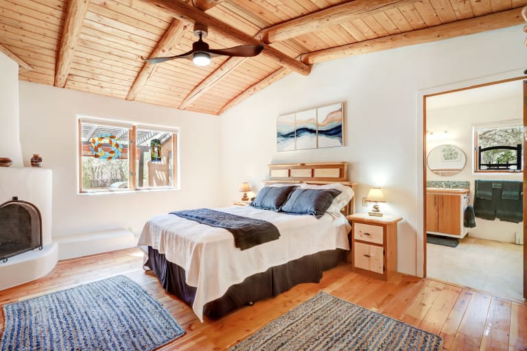 23 PRIVATE DR 1637A ABIQUIU NM 87510 inception-app-prod/YTFhMjY2NTctZTkwYS00NGRmLThjZTctNDFlNjg3MzNjNTI0/content/2024/04/385fca81f2fa640935fda7525f64958dfb1d80aa.jpg