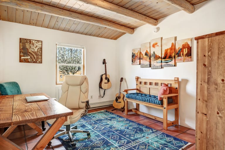 23 PRIVATE DR 1637A ABIQUIU NM 87510 inception-app-prod/YTFhMjY2NTctZTkwYS00NGRmLThjZTctNDFlNjg3MzNjNTI0/content/2024/04/463d30496e71ba9a1dfc75393feca6b7c14f2d3f.jpg