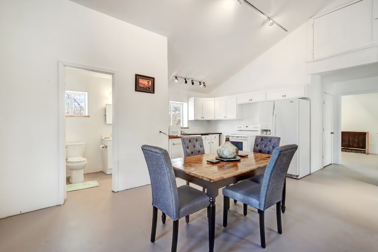 23 PRIVATE DR 1637A ABIQUIU NM 87510 inception-app-prod/YTFhMjY2NTctZTkwYS00NGRmLThjZTctNDFlNjg3MzNjNTI0/content/2024/04/463fad4501bfda21a2a8bae0c09076356c23e9c2.jpg