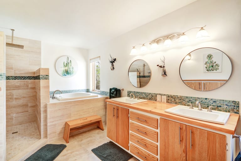 23 PRIVATE DR 1637A ABIQUIU NM 87510 inception-app-prod/YTFhMjY2NTctZTkwYS00NGRmLThjZTctNDFlNjg3MzNjNTI0/content/2024/04/55549707ae73d2c5f961155cdb2ad0d9c56084b3.jpg