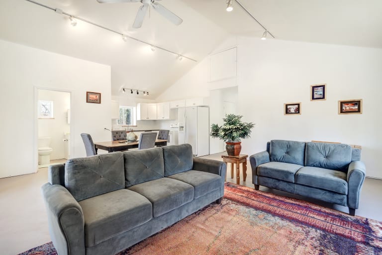 23 PRIVATE DR 1637A ABIQUIU NM 87510 inception-app-prod/YTFhMjY2NTctZTkwYS00NGRmLThjZTctNDFlNjg3MzNjNTI0/content/2024/04/82788f31b19b07dac467d1a09f4053d3652cf2cc.jpg