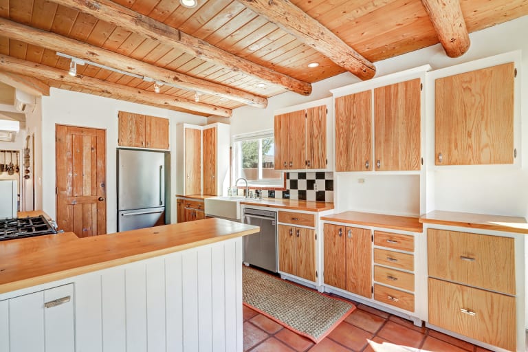 23 PRIVATE DR 1637A ABIQUIU NM 87510 inception-app-prod/YTFhMjY2NTctZTkwYS00NGRmLThjZTctNDFlNjg3MzNjNTI0/content/2024/04/91fb43adf4016bf650a4f9352bc0bb6d6c23ddc5.jpg