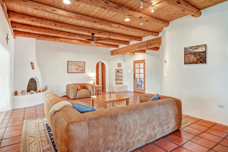 23 PRIVATE DR 1637A ABIQUIU NM 87510 inception-app-prod/YTFhMjY2NTctZTkwYS00NGRmLThjZTctNDFlNjg3MzNjNTI0/content/2024/04/9d365264b913fcb51eaa59b9cc79f70be5dc7f98.jpg