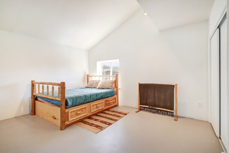 23 PRIVATE DR 1637A ABIQUIU NM 87510 inception-app-prod/YTFhMjY2NTctZTkwYS00NGRmLThjZTctNDFlNjg3MzNjNTI0/content/2024/04/cd31aba54e0192ff0678d03bcf62a4f58f2f97bb.jpg