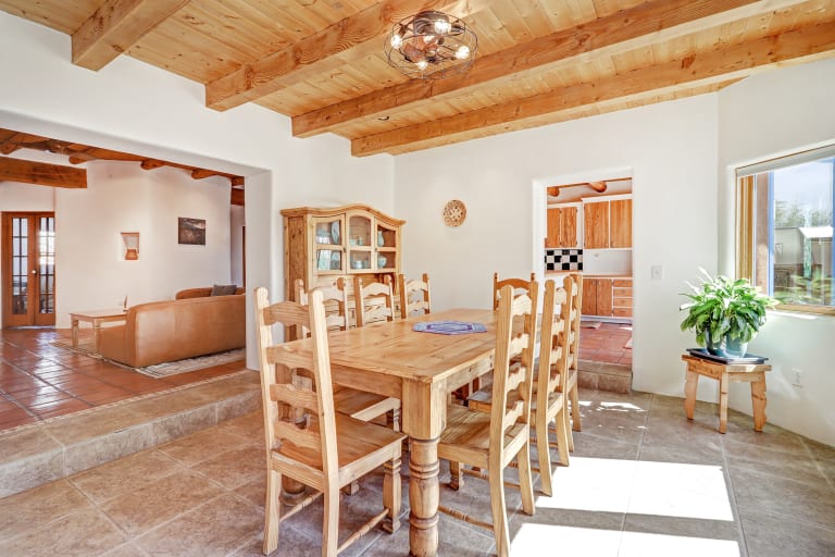 23 PRIVATE DR 1637A ABIQUIU NM 87510 inception-app-prod/YTFhMjY2NTctZTkwYS00NGRmLThjZTctNDFlNjg3MzNjNTI0/content/2024/04/e185429adef3e617ef035d3a43a1e0436d419ff1.jpg