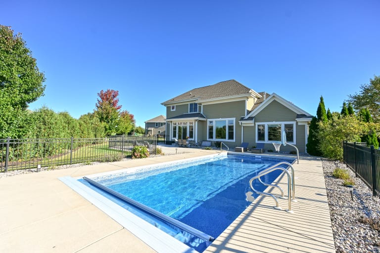 1005 E Oak Ct., Oak Creek, WI inception-app-prod/YTdkMWIyMGMtYzZlNi00OTIzLWFkYjAtYTY0YzEyODNmM2Zm/content/2025/10/21eafd46c3a060e82aa166cc659e9741dc7dda69.jpg