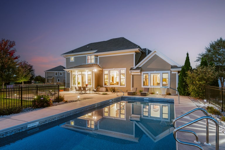 1005 E Oak Ct., Oak Creek, WI inception-app-prod/YTdkMWIyMGMtYzZlNi00OTIzLWFkYjAtYTY0YzEyODNmM2Zm/content/2025/10/24cbb30fdd8abc34e3ffd46523180c33a25dc1c7.jpg