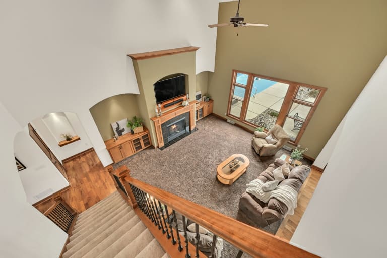 1005 E Oak Ct., Oak Creek, WI inception-app-prod/YTdkMWIyMGMtYzZlNi00OTIzLWFkYjAtYTY0YzEyODNmM2Zm/content/2025/10/36132f86daff243a236c9c6b481ef08a4bcf16b6.jpg