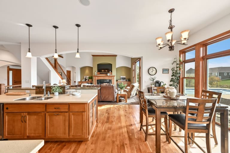 1005 E Oak Ct., Oak Creek, WI inception-app-prod/YTdkMWIyMGMtYzZlNi00OTIzLWFkYjAtYTY0YzEyODNmM2Zm/content/2025/10/4e054a20b9c064b86ba283c13185f8088ca23a51.jpg