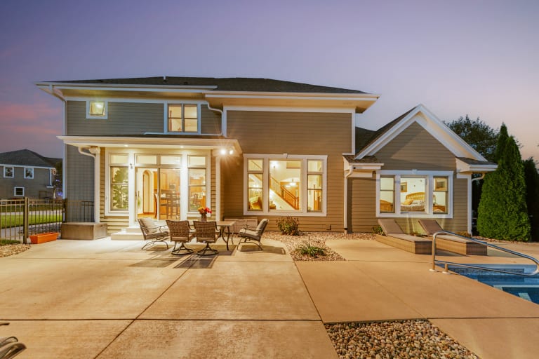 1005 E Oak Ct., Oak Creek, WI inception-app-prod/YTdkMWIyMGMtYzZlNi00OTIzLWFkYjAtYTY0YzEyODNmM2Zm/content/2025/10/524b570ffb33bf6dabc25a27d7d58fd76f0fb87f.jpg