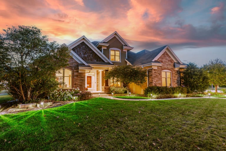 1005 E Oak Ct., Oak Creek, WI inception-app-prod/YTdkMWIyMGMtYzZlNi00OTIzLWFkYjAtYTY0YzEyODNmM2Zm/content/2025/10/b5611a35601362f13d7cf7a81af25e331b1d5a21.jpg