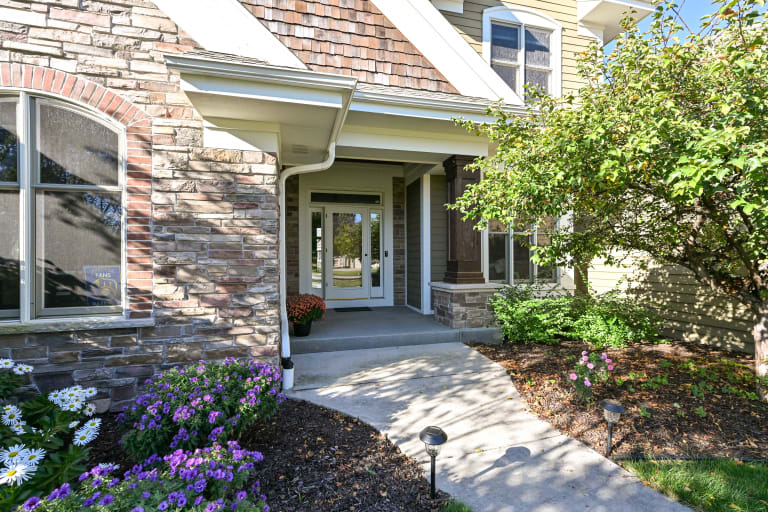1005 E Oak Ct., Oak Creek, WI inception-app-prod/YTdkMWIyMGMtYzZlNi00OTIzLWFkYjAtYTY0YzEyODNmM2Zm/content/2025/10/c65397b3ab435a84b28378e7f4d04055fb1b1671.jpg