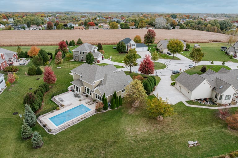 1005 E Oak Ct., Oak Creek, WI inception-app-prod/YTdkMWIyMGMtYzZlNi00OTIzLWFkYjAtYTY0YzEyODNmM2Zm/content/2025/10/d392646ddddc6fd450780369c29b9d2e27c9f233.jpg