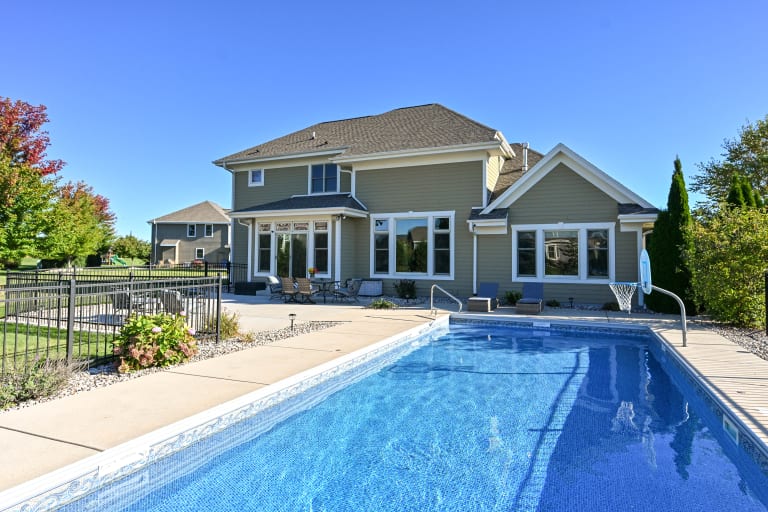 1005 E Oak Ct., Oak Creek, WI inception-app-prod/YTdkMWIyMGMtYzZlNi00OTIzLWFkYjAtYTY0YzEyODNmM2Zm/content/2025/10/d3a11bbfe018abcdf60acc98aa503e4d6ec8ebe5.jpg