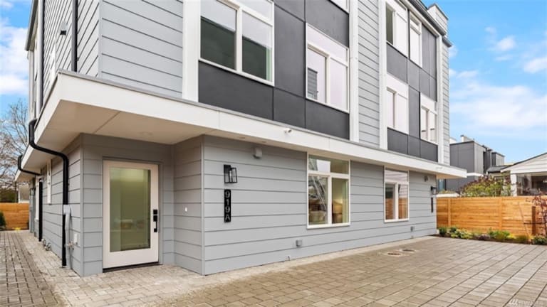 <p>Townhomes</p> inception-app-prod/YWUwZTY5YWItMzdiNS00OGU1LTk4ZDctM2YxOGM5NjQ2NTUz/content/2023/01/51d40cd14b7e8637eed13fcda88b8ff7045365cb.jpeg