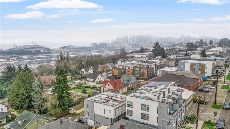 <p>Townhomes</p> inception-app-prod/YWUwZTY5YWItMzdiNS00OGU1LTk4ZDctM2YxOGM5NjQ2NTUz/content/2023/01/611d854e98d2bf77a1fb2353e0eaebe0ad1c7b35.jpeg