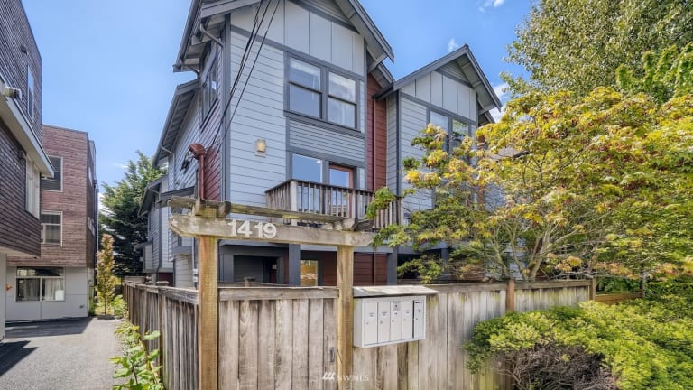 <p>Townhomes</p> inception-app-prod/YWUwZTY5YWItMzdiNS00OGU1LTk4ZDctM2YxOGM5NjQ2NTUz/content/2023/01/947e60be2aae6397d69111b3669e4715afc1b78e.jpeg