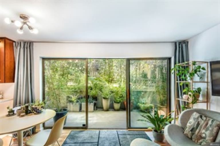 <p>Condos</p> inception-app-prod/YWUwZTY5YWItMzdiNS00OGU1LTk4ZDctM2YxOGM5NjQ2NTUz/content/2023/01/cb68f24a7652294ec598385055aa8a315dcf9a2c.jpeg