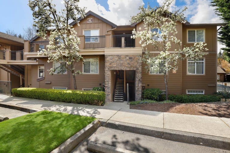 <p>Condos</p> inception-app-prod/YWUwZTY5YWItMzdiNS00OGU1LTk4ZDctM2YxOGM5NjQ2NTUz/content/2023/01/f3b27e526d8950cdd9f8728415b9e159bdb119f0.jpeg