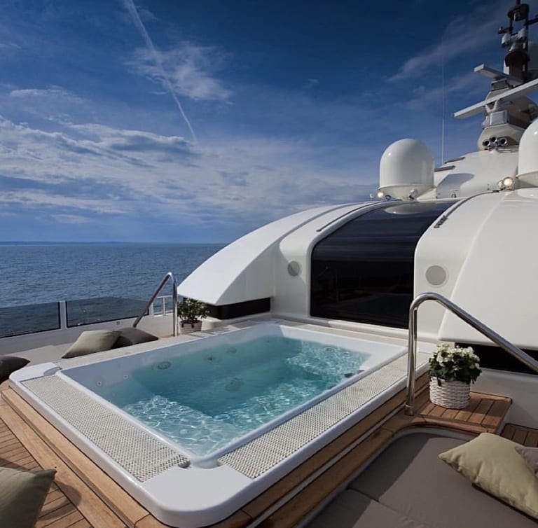 Concierge Services inception-app-prod/YjIzNWE3ODctZDc4NS00NmRiLTlmNjUtMTFkYzllNjYyZTEy/content/2021/10/0eaa4c6d04914dcd92c09ae1a3b9651091c2f79d.jpeg