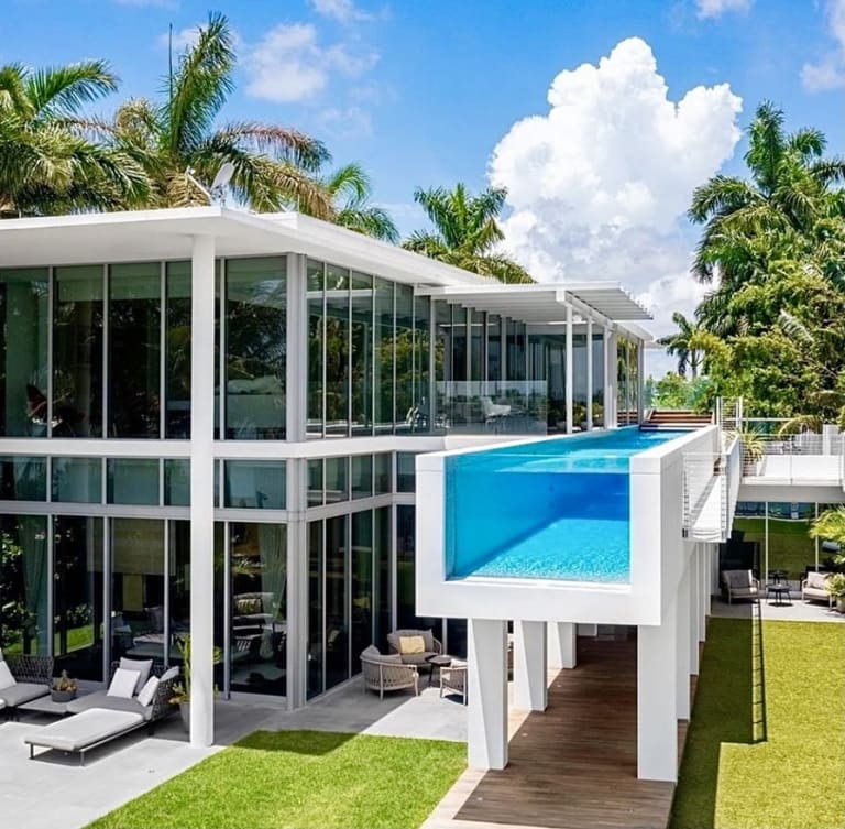 Concierge Services inception-app-prod/YjIzNWE3ODctZDc4NS00NmRiLTlmNjUtMTFkYzllNjYyZTEy/content/2021/10/de00d24d4f0aaf5e94e6da9440d87ef4701940b3.jpeg