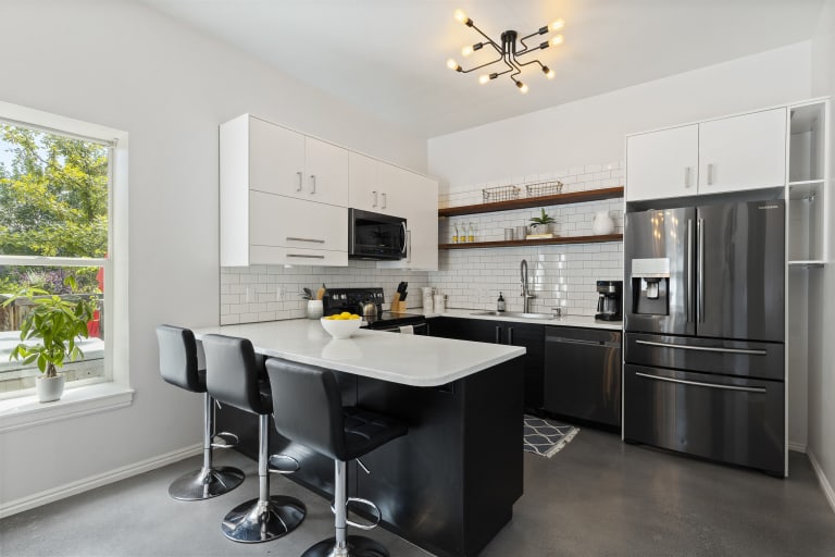 Jenni Holmstead Real Estate inception-app-prod/YzNkYmNhNzMtYTJhOS00ZmE3LTgxYTgtODI3MjRlNDU2NzRi/content/2023/08/0e19d3cacb205f9015b86cda95f0947a5b795237.jpg