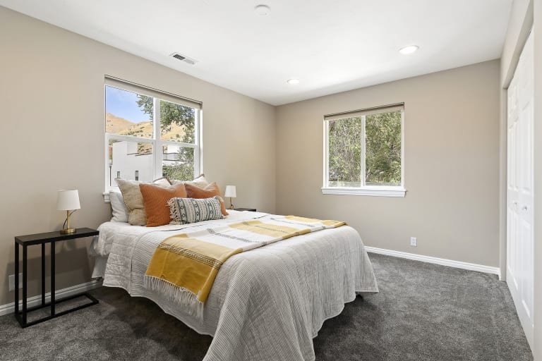 Jenni Holmstead Real Estate inception-app-prod/YzNkYmNhNzMtYTJhOS00ZmE3LTgxYTgtODI3MjRlNDU2NzRi/content/2023/08/48cd595323278aa968ba698bbd6f1d055b93b9de.jpg