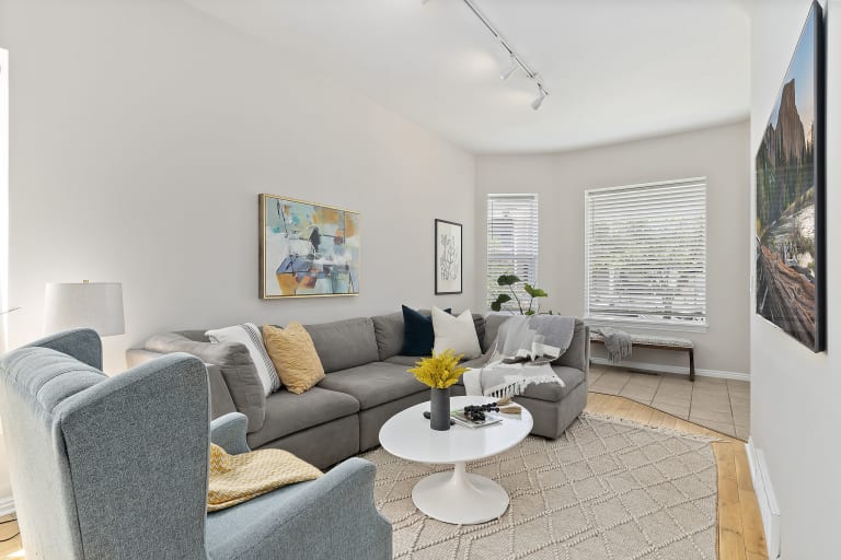 Jenni Holmstead Real Estate inception-app-prod/YzNkYmNhNzMtYTJhOS00ZmE3LTgxYTgtODI3MjRlNDU2NzRi/content/2023/08/70ef14cc9fb9eab866d1f0c25e3d277c6ed4182b.jpg