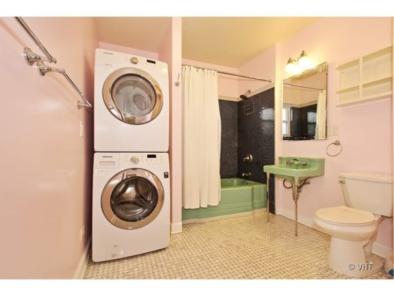 Derek Walvoord inception-app-prod/ZDkxM2VhZDEtMmFjYS00NzM0LWJkYzEtNTllOTFkYmM3NDVl/content/2021/01/guestbathlaundry.jpg