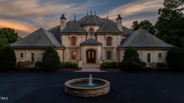 <p>2350 Williams Road</p> inception-app-prod/Zjc1ZjEwYmQtZmQ2OS00NjUwLWExMzQtMzc4NzI0YjNhMjY3/content/2025/04/0dd3558232c436386126bd19995f0db7754ab36b.jpg